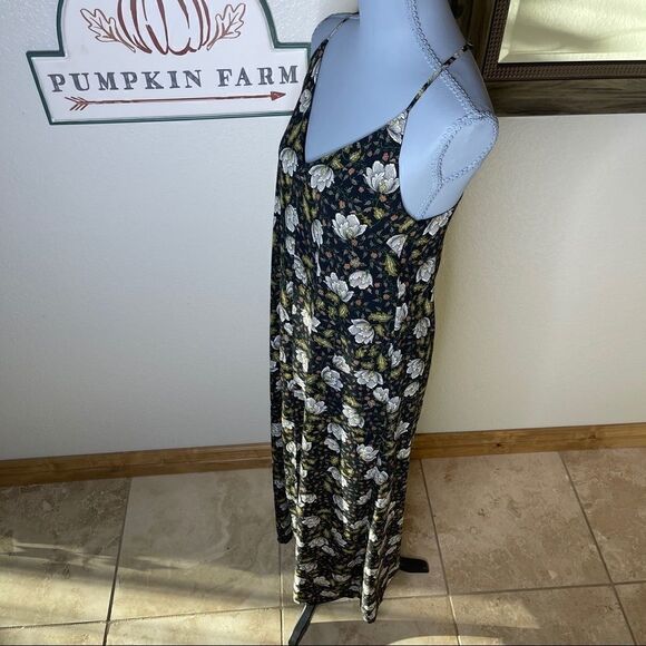 Smell The Roses Spaghetti Strap Floral V Neck Halter Back Maxi Dress Size Small - Picture 15 of 16